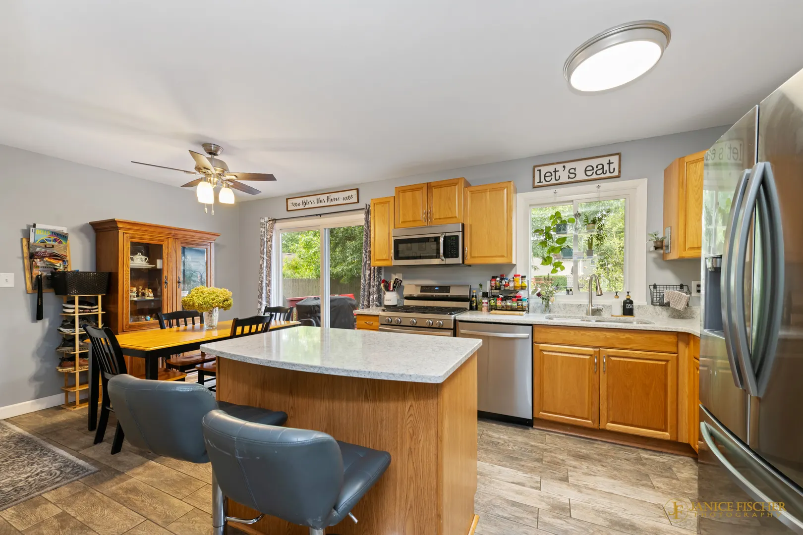 160 Surrey Lane IL