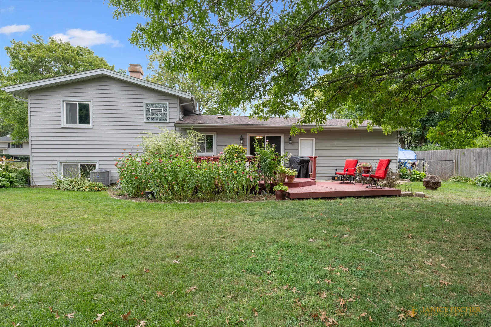 160 Surrey Lane IL