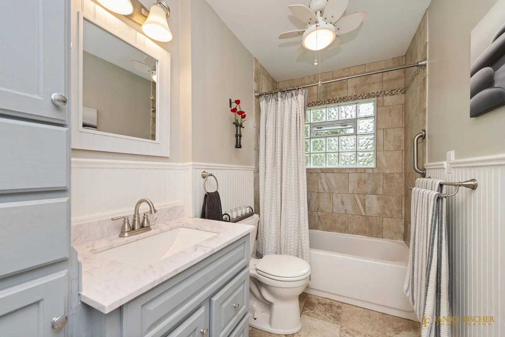 160 Surrey Lane IL