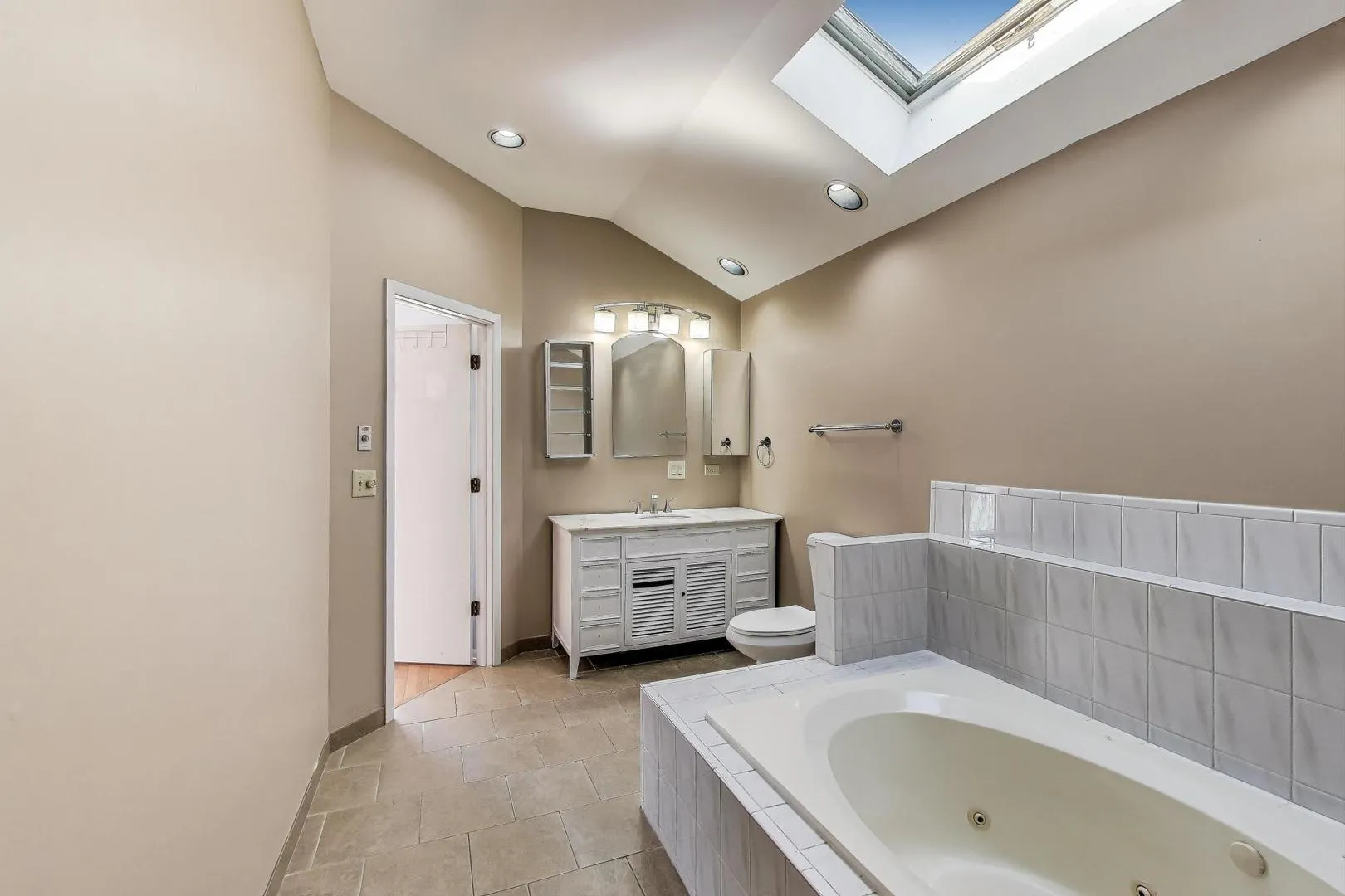 135 E 55 TH Street IL