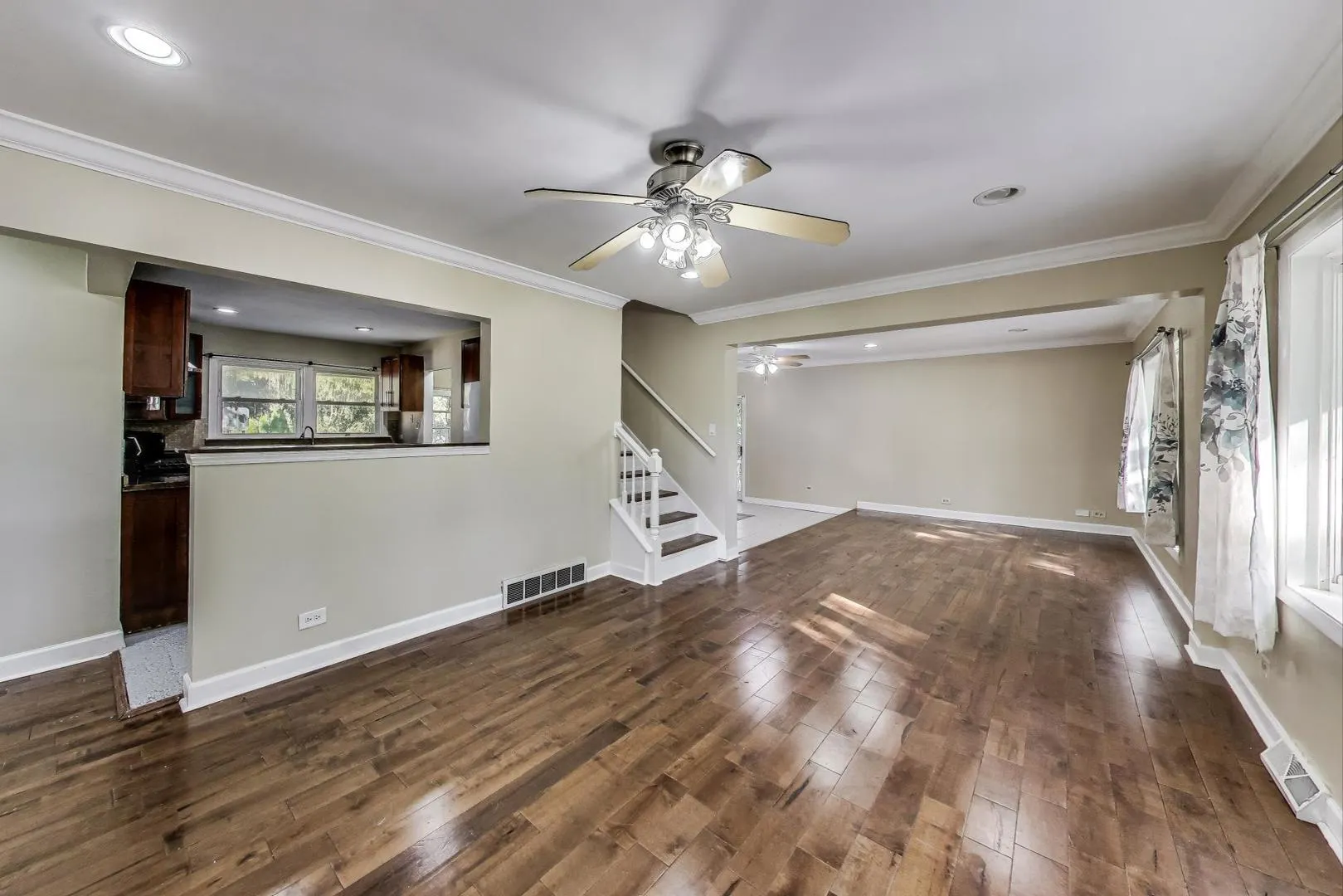 135 E 55 TH Street IL