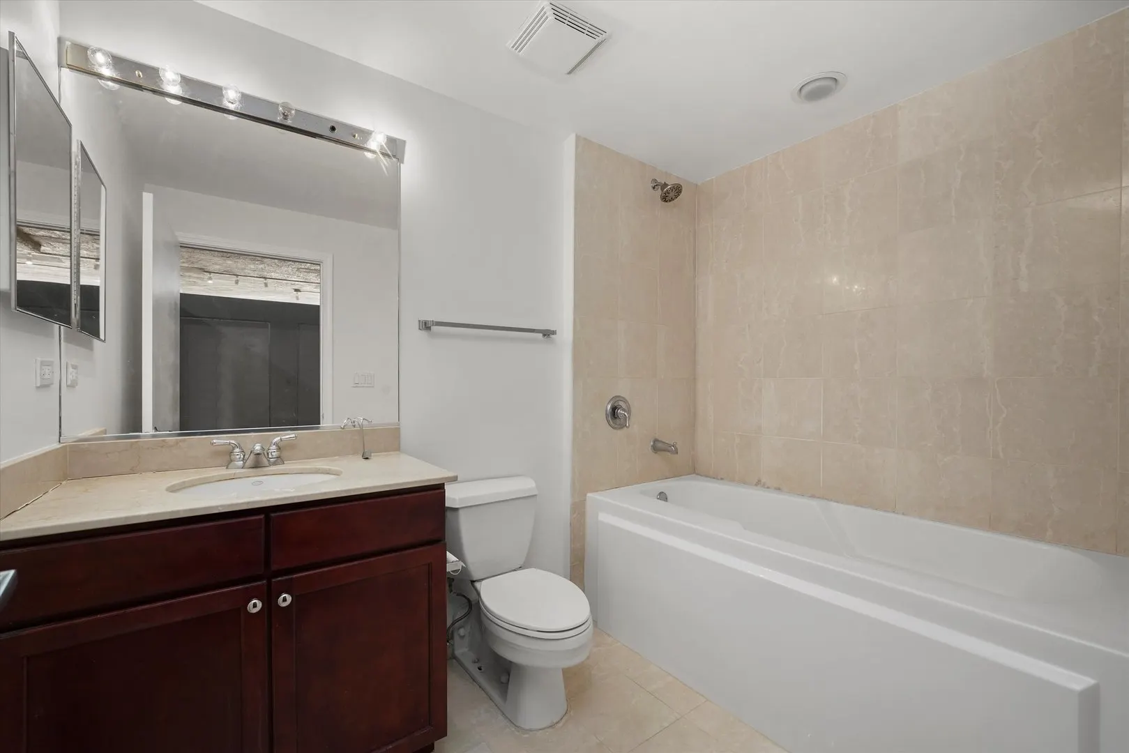 1070 W 15th Street 251 IL
