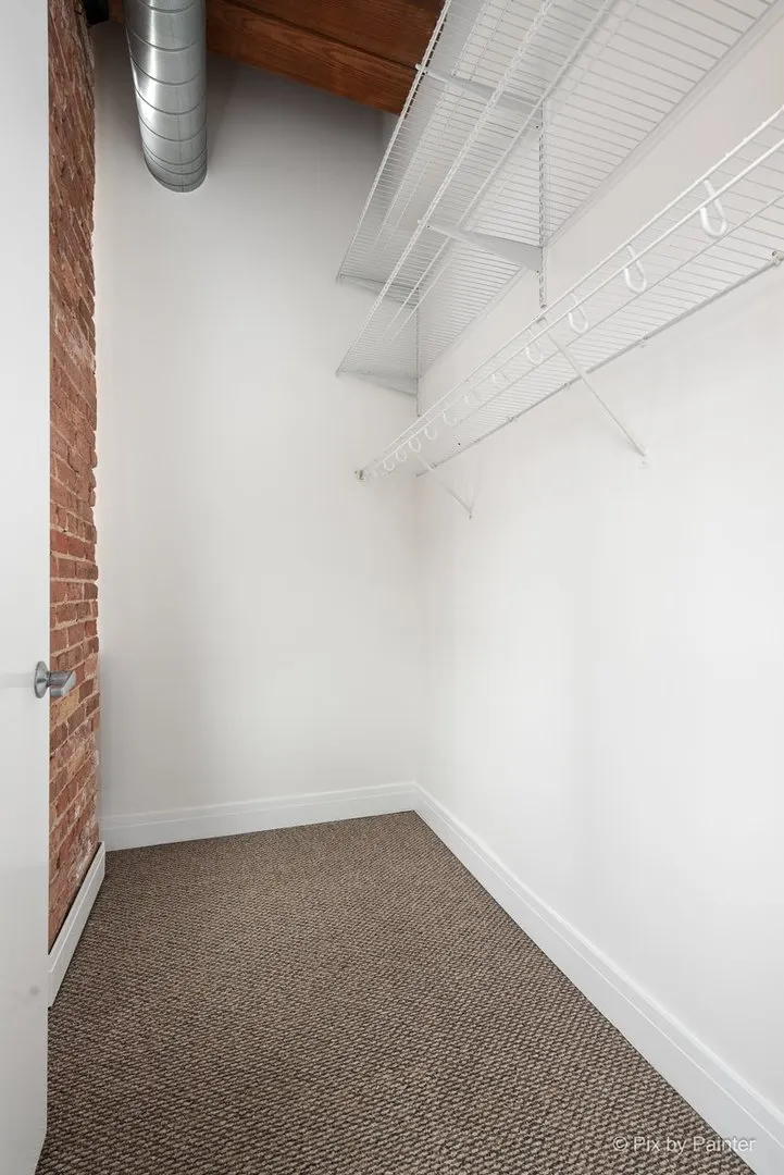 770 W Gladys Avenue 408 IL