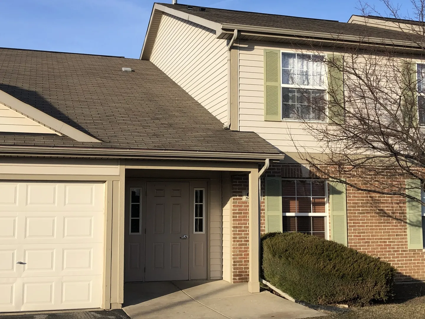 928 N Village Drive 1 IL