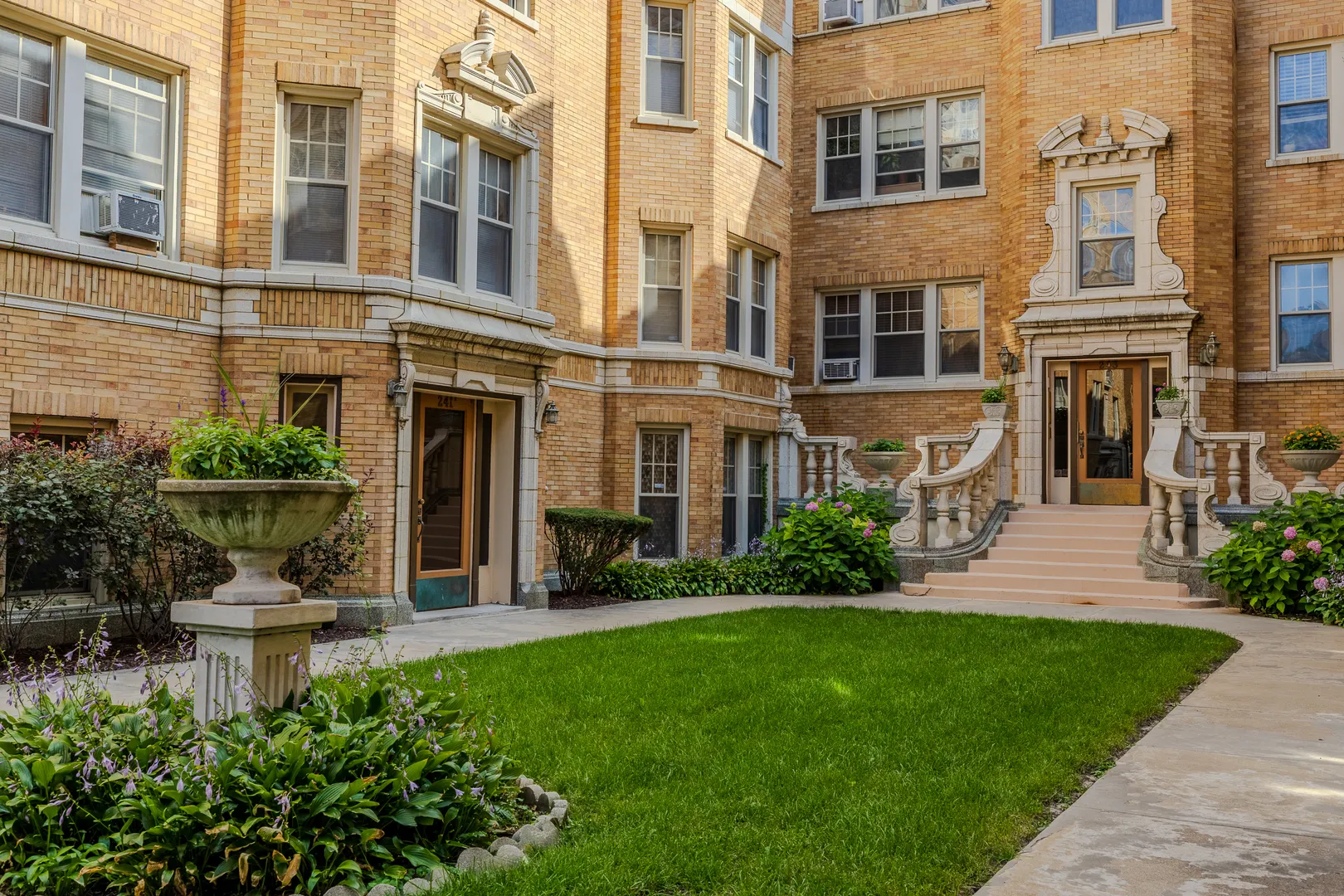241 Washington Boulevard G IL