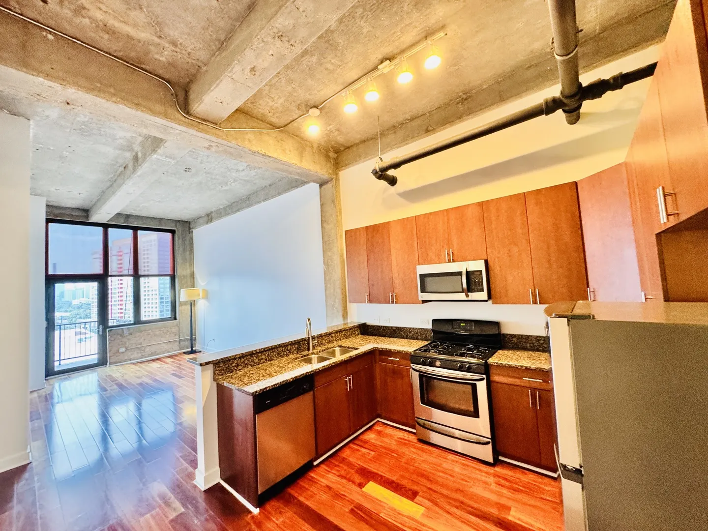 320 E 21st Street 805 IL