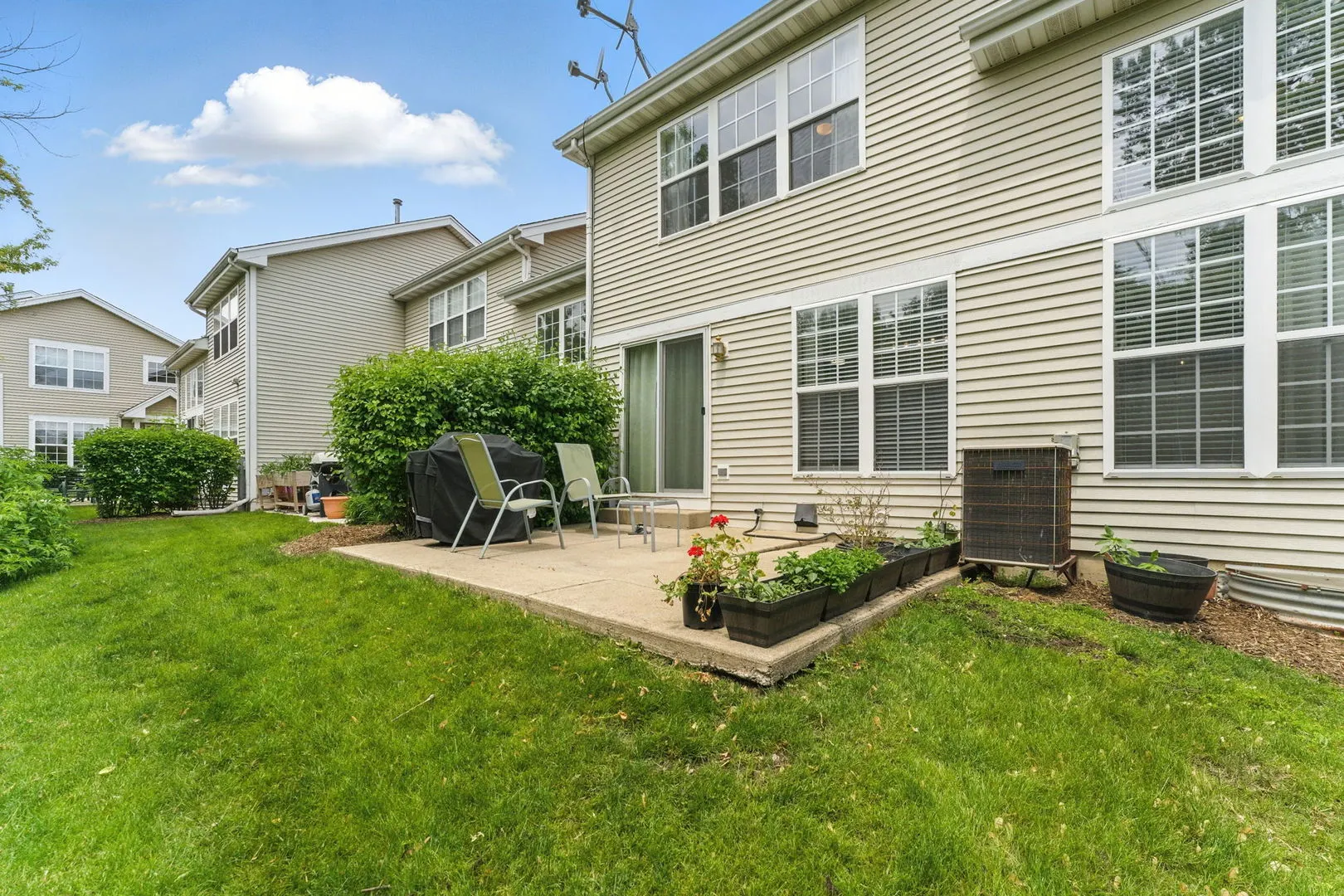 904 Willow Street IL