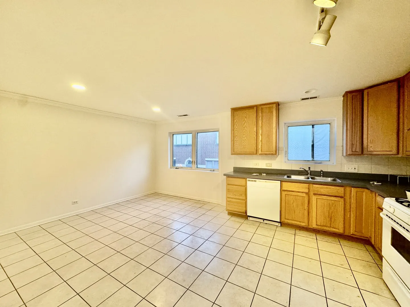 2037 W 35th st Avenue IL