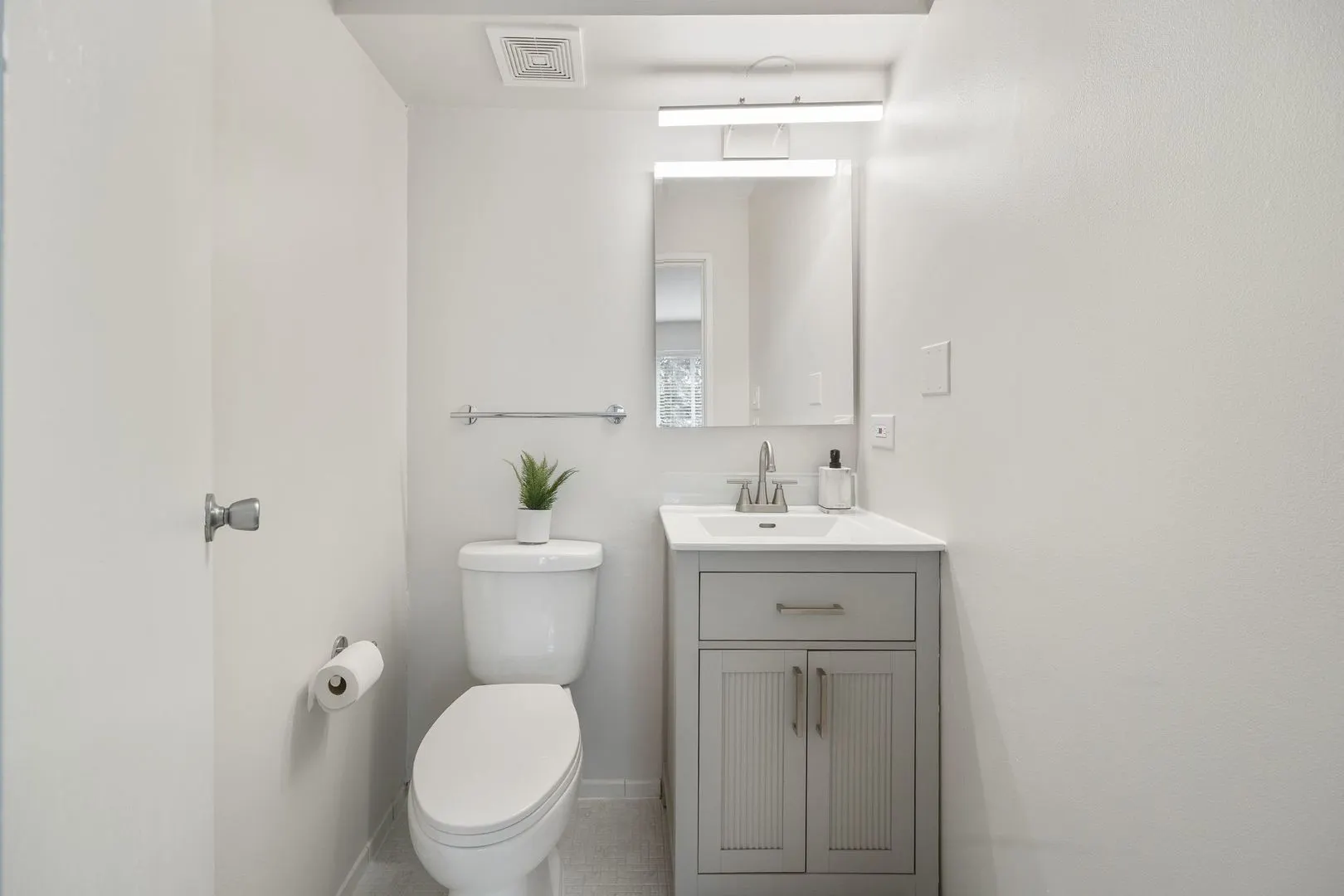 900 Casey Court 27-06 IL