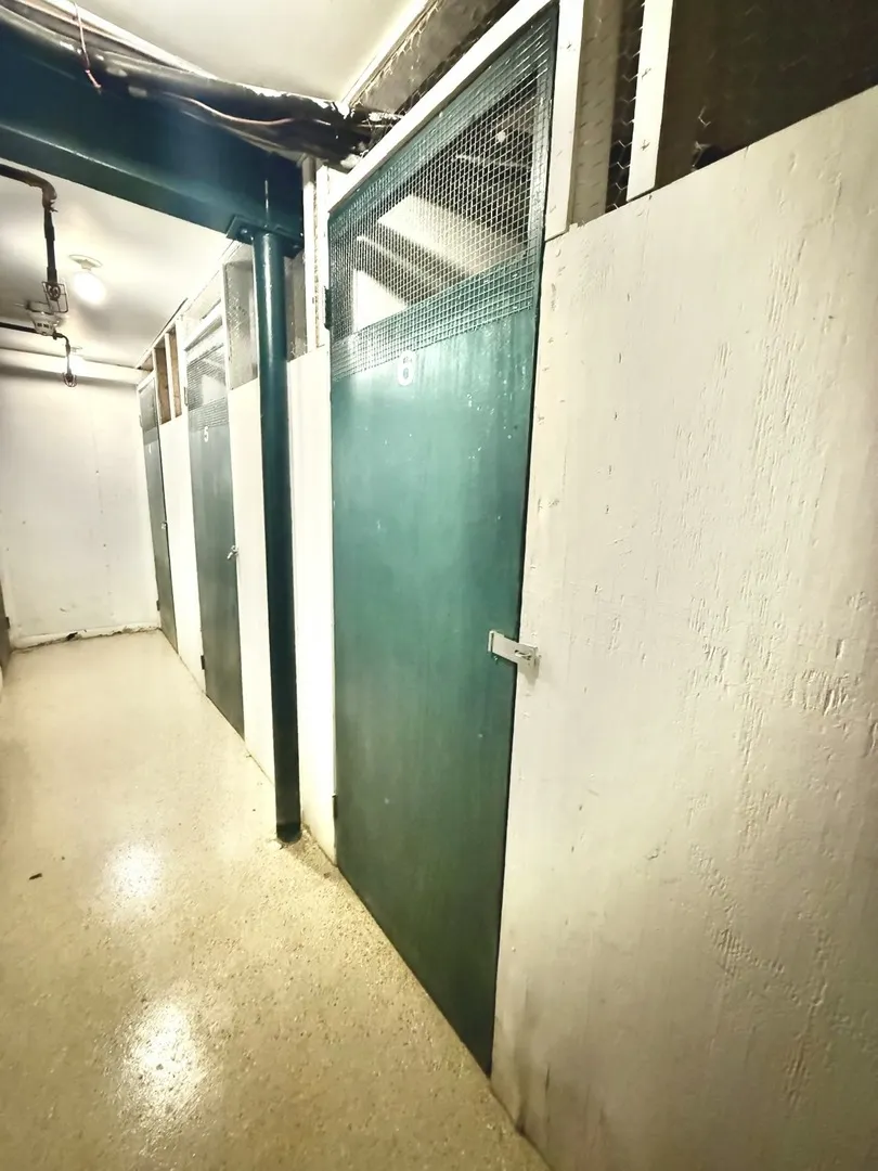 900 Casey Court 27-06 IL