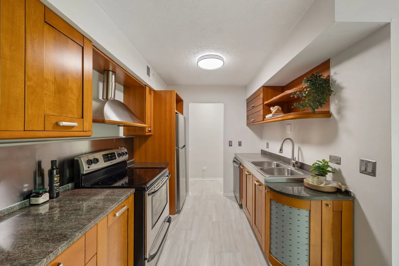 900 Casey Court 27-06 IL
