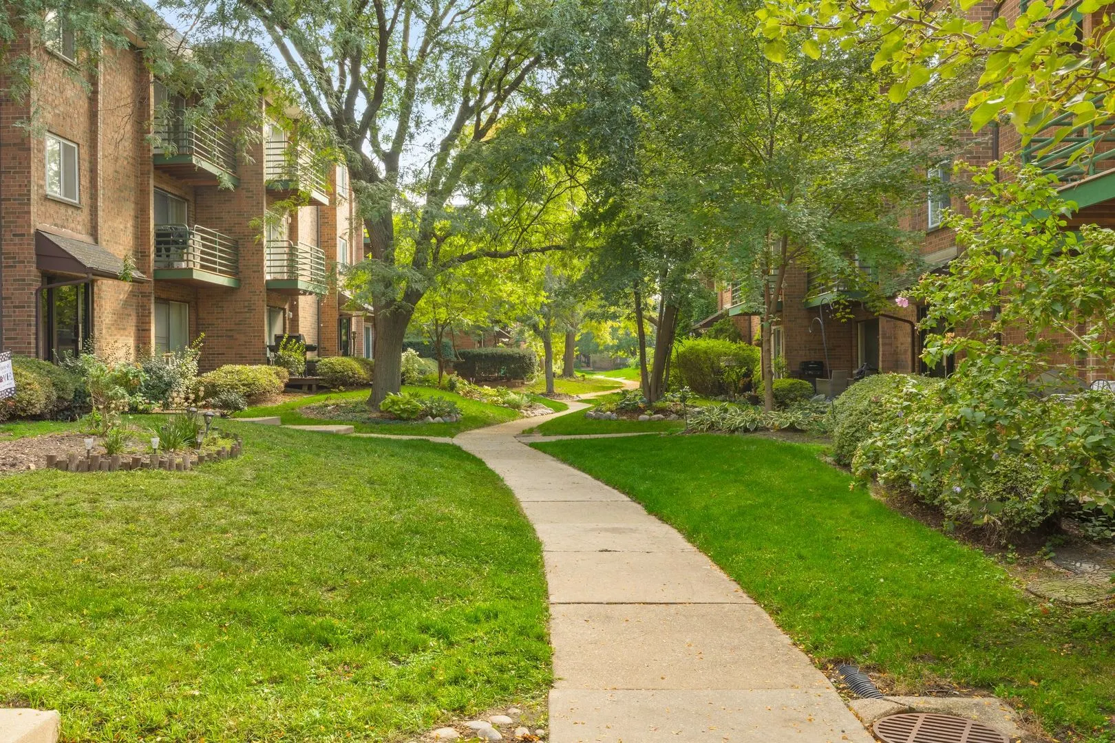 900 Casey Court 27-06 IL