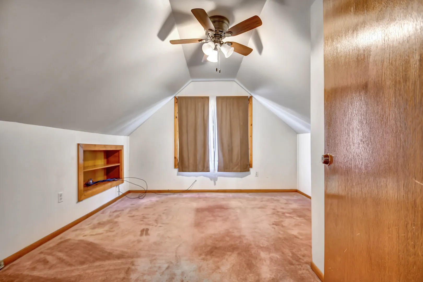 9041 S East End Avenue IL