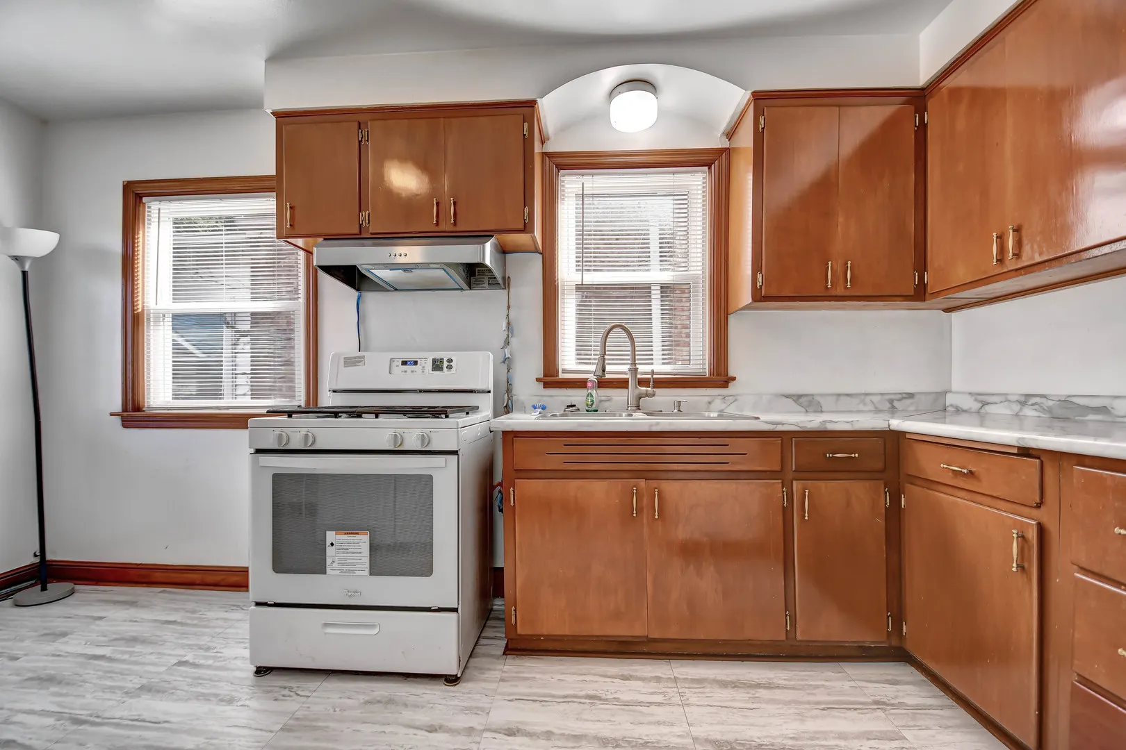 9041 S East End Avenue IL
