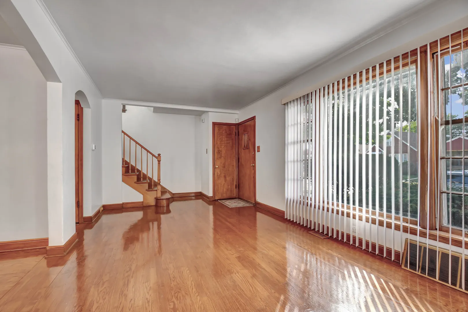 9041 S East End Avenue IL