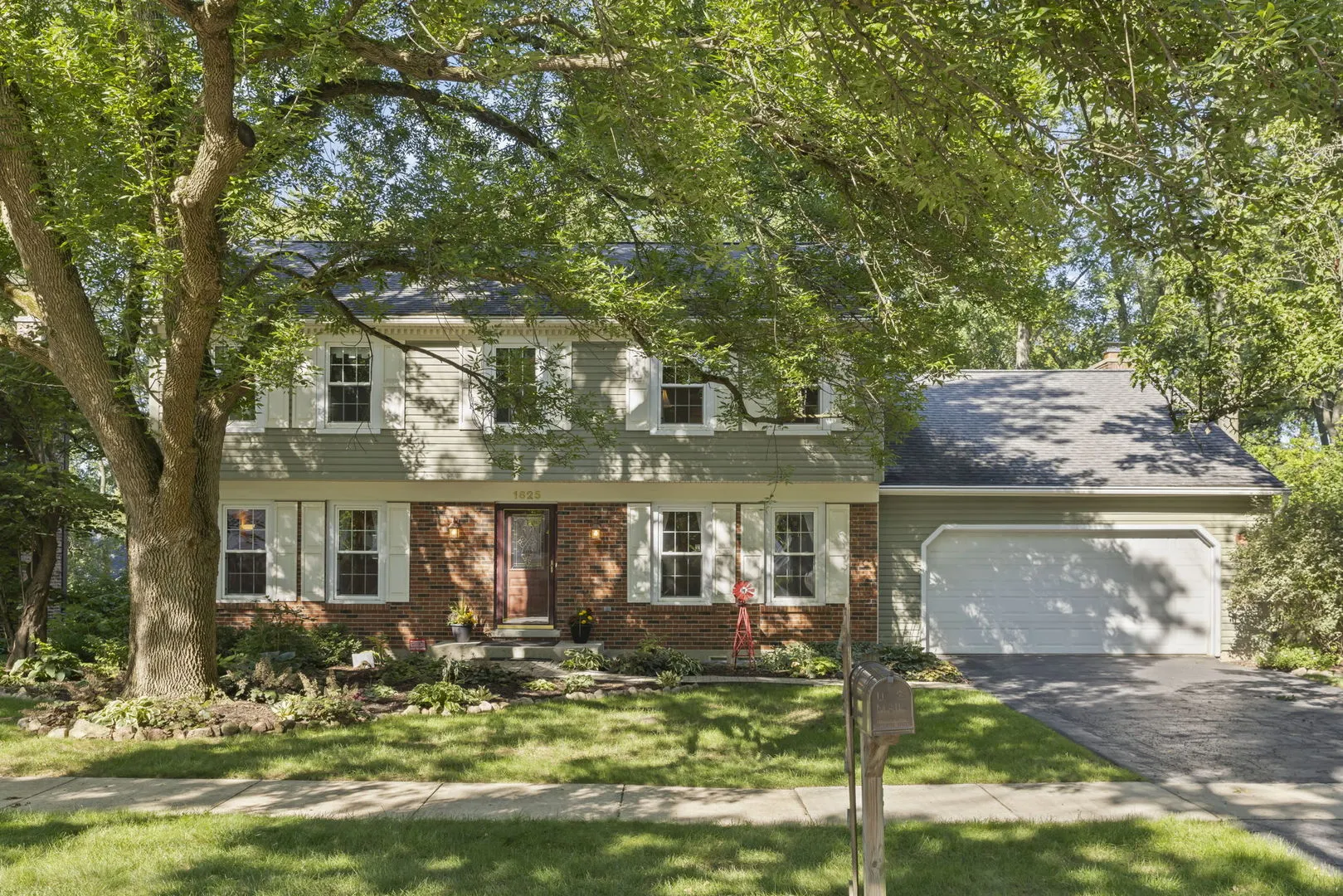 1625 Indian Knoll Road IL