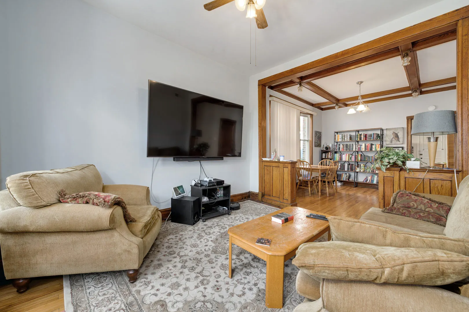 2337 W Thomas Street IL