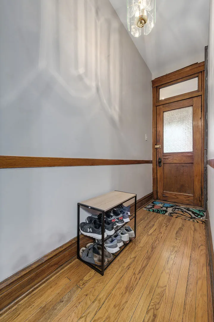 2337 W Thomas Street IL