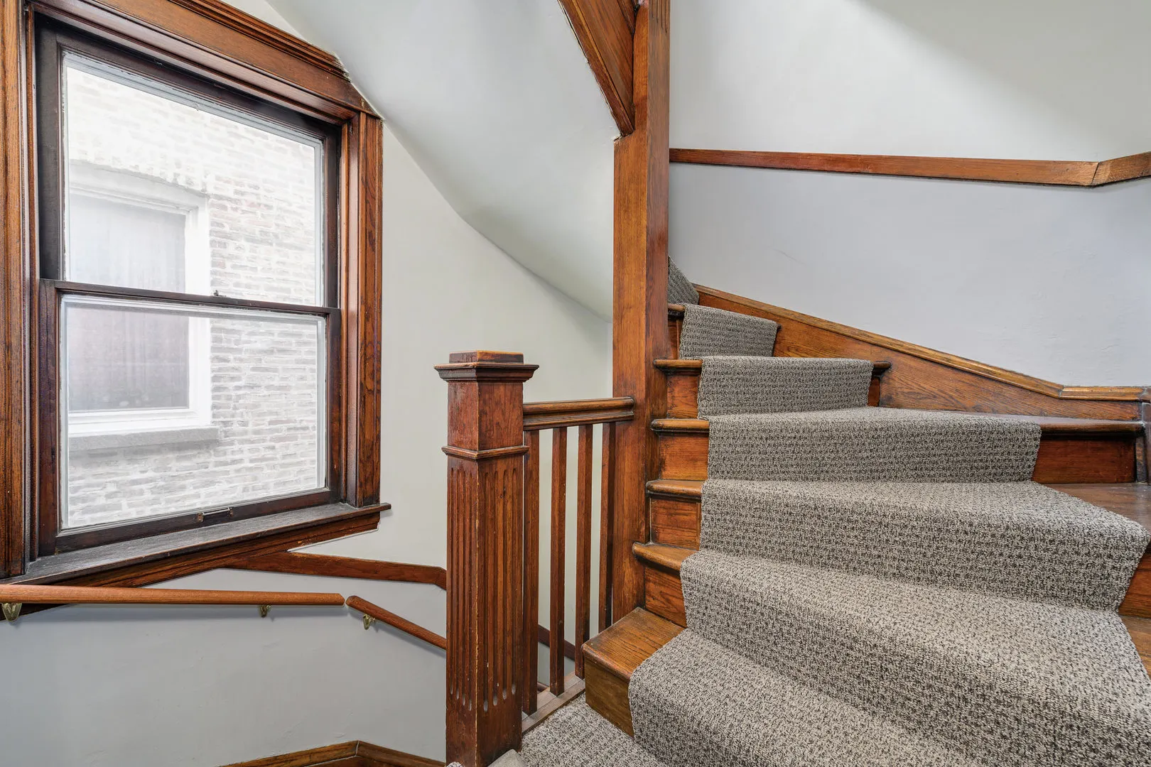 2337 W Thomas Street IL