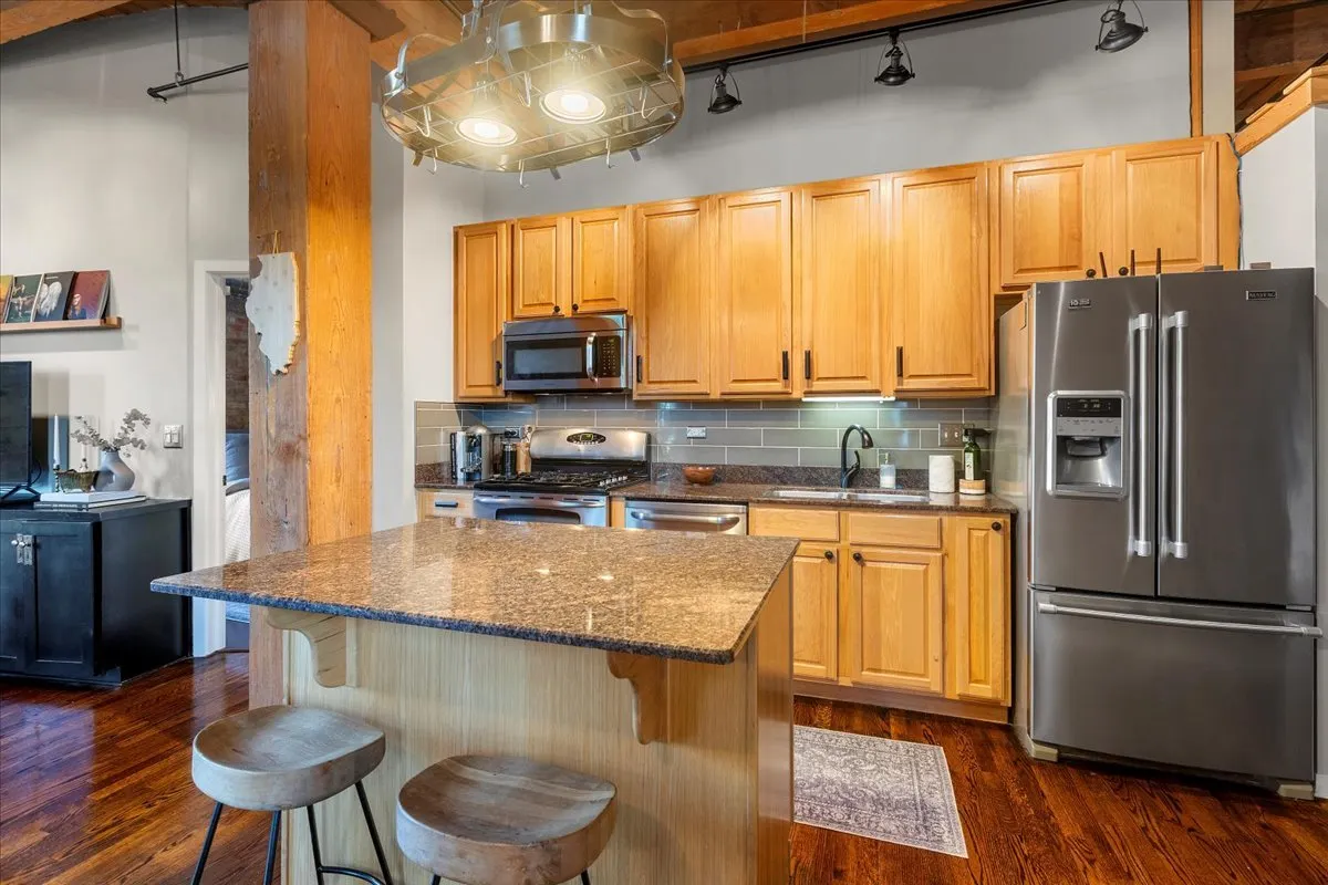 1740 N Maplewood Avenue 311a IL