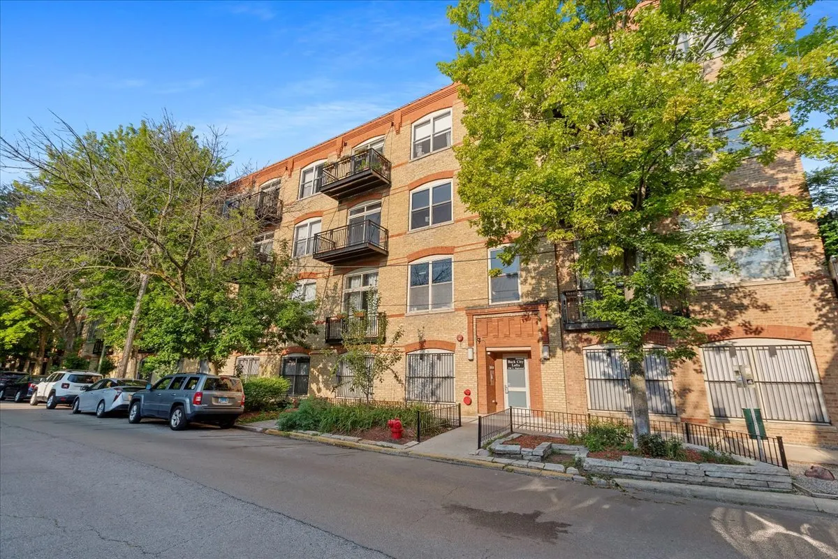1740 N Maplewood Avenue 311a IL