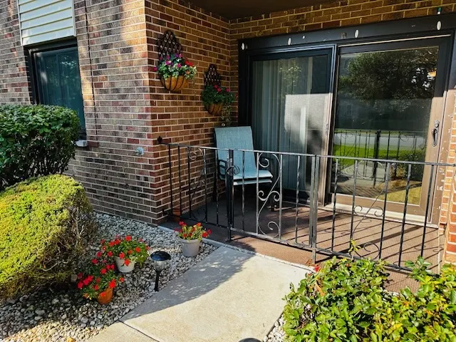 13422 W Circle Drive 401 IL