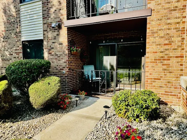 13422 W Circle Drive 401 IL