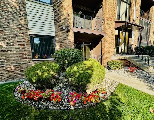 13422 W Circle Drive 401 IL
