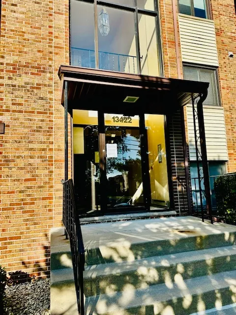 13422 W Circle Drive 401 IL