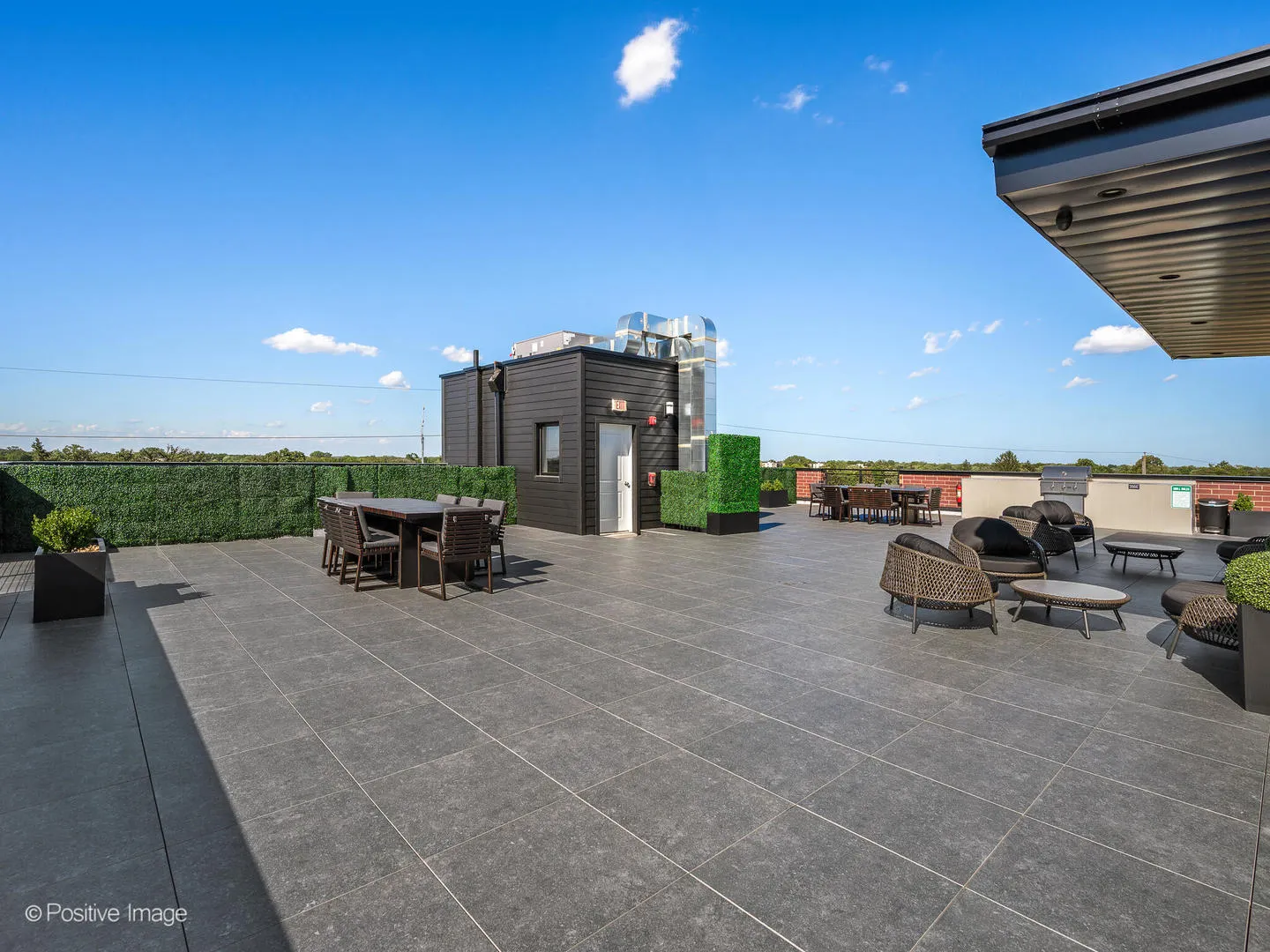 2811 Thatcher Avenue 305 IL