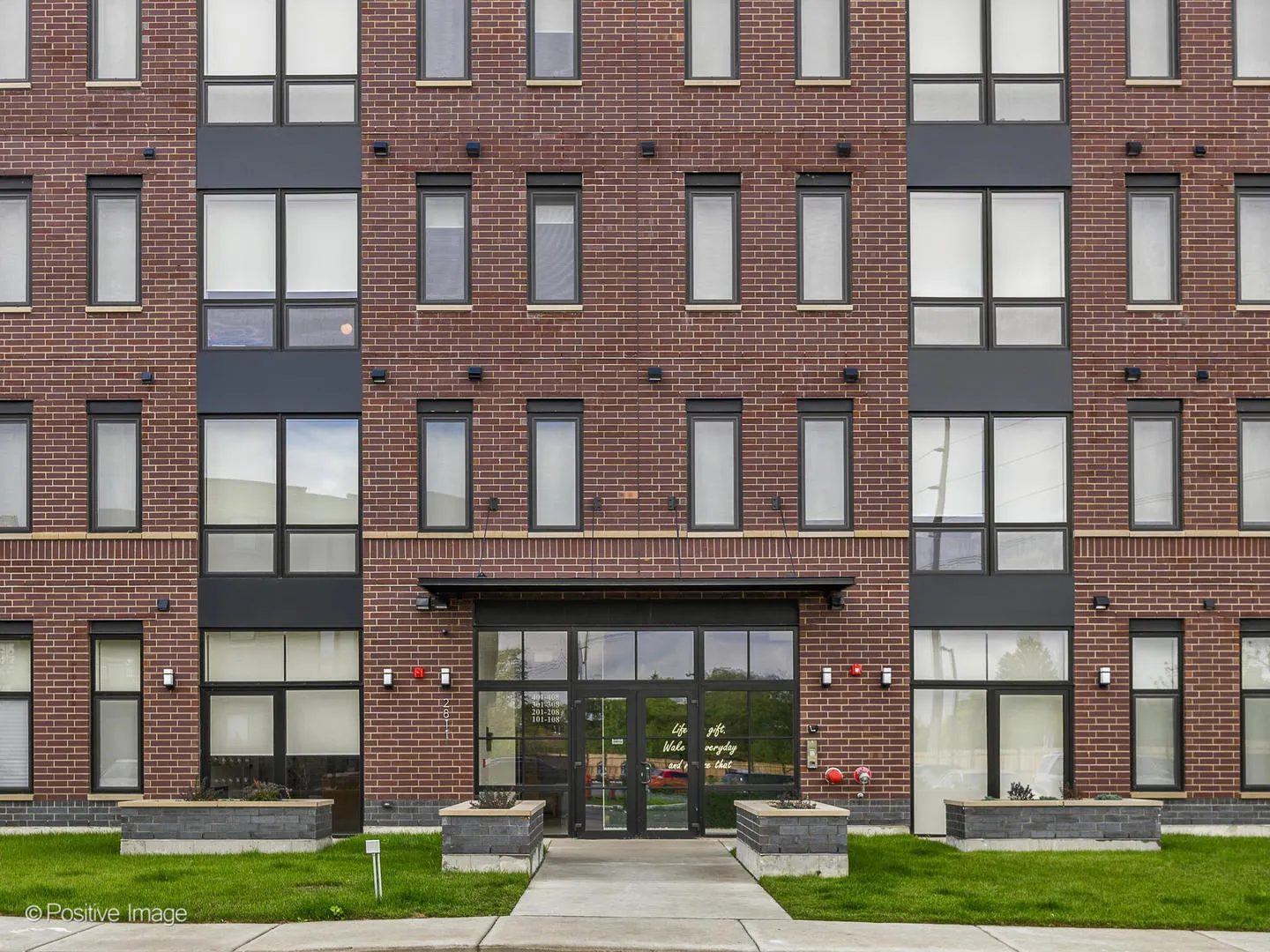 2811 Thatcher Avenue 305 IL