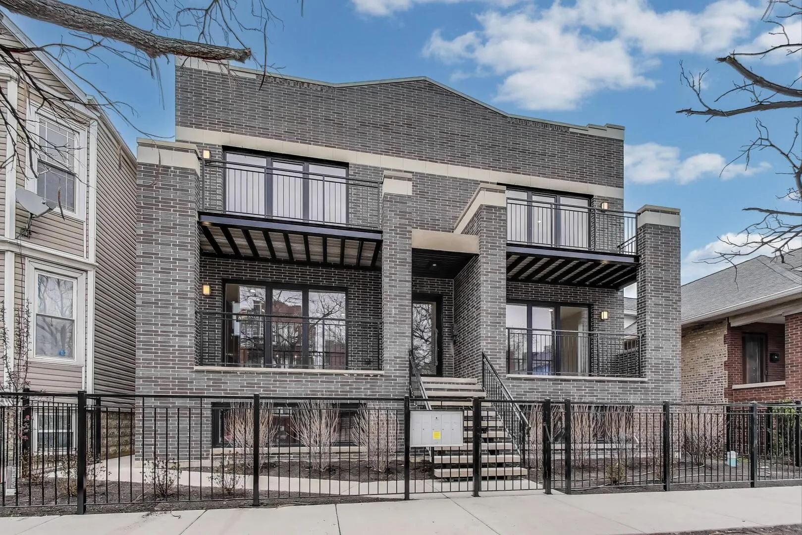 3339 N Ridgeway Avenue 1N IL