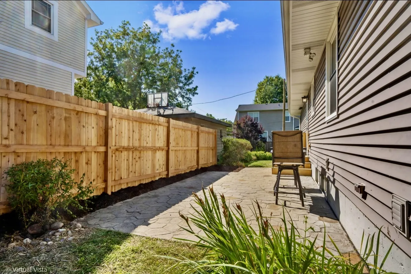 509 Gierz Street IL