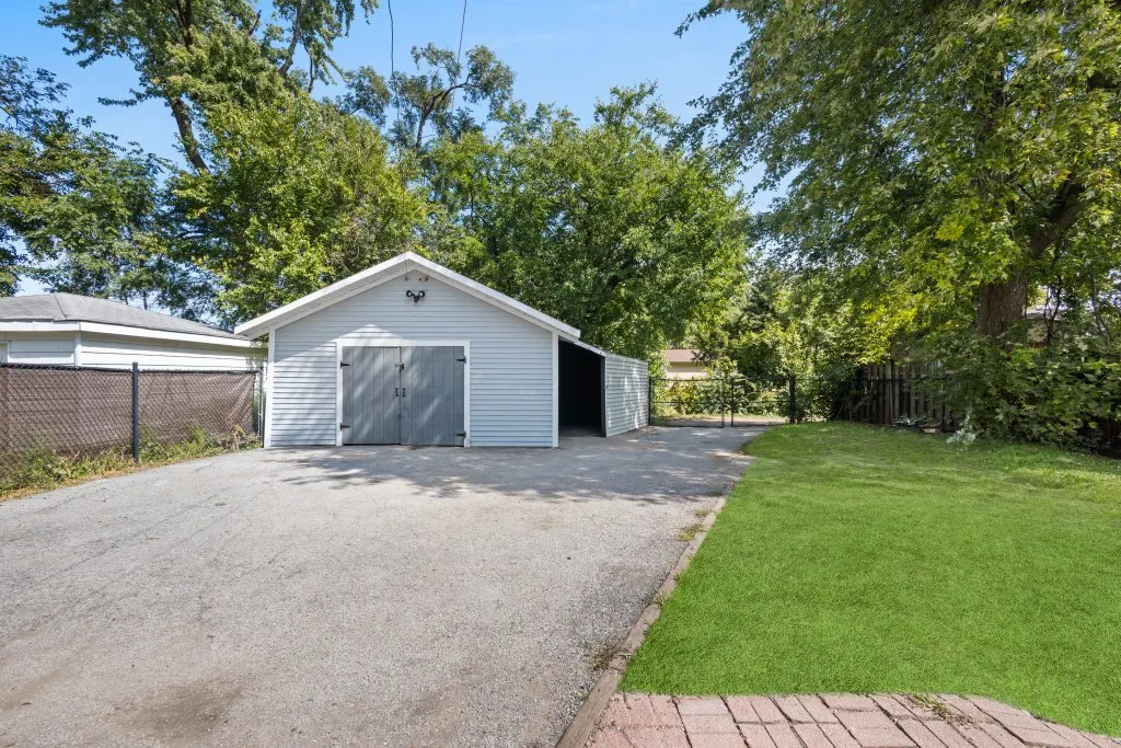 15661 State Street IL