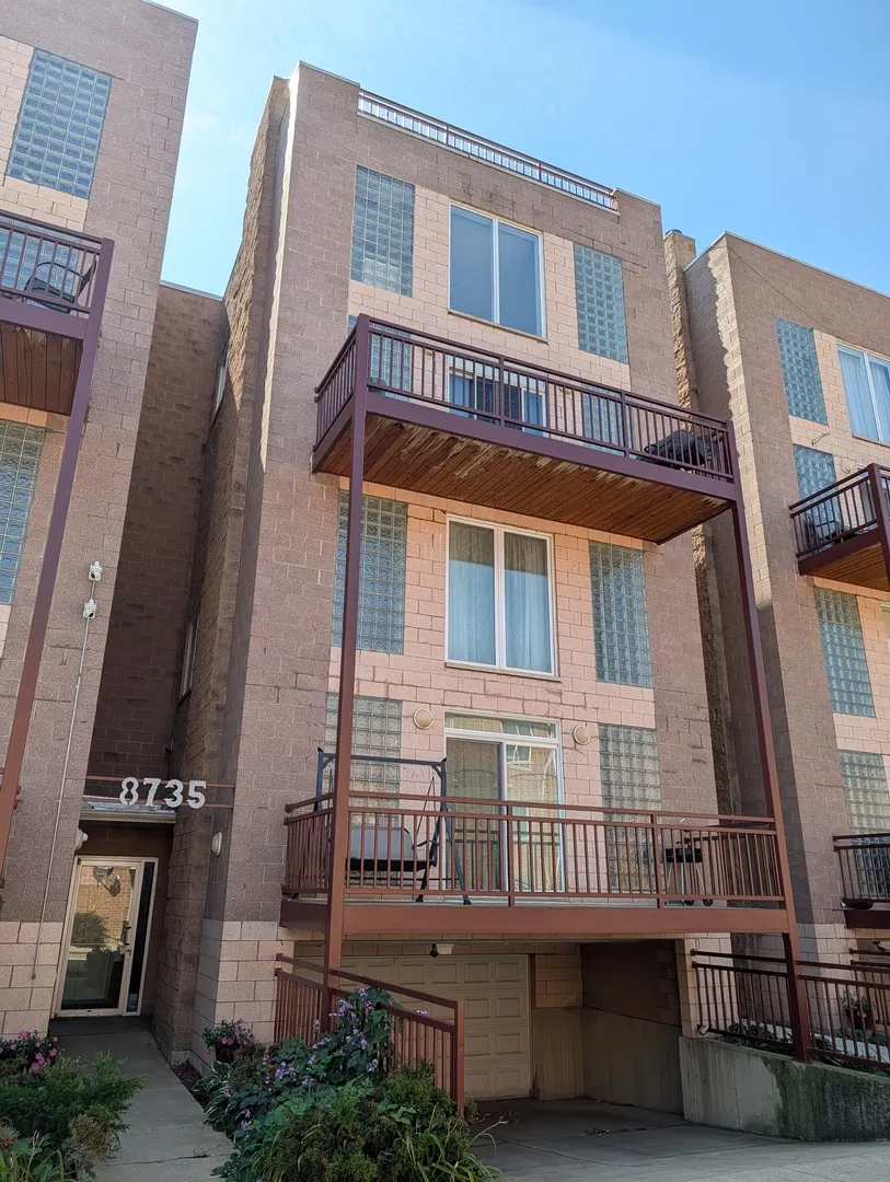 8735 W CATHERINE Avenue 8 IL