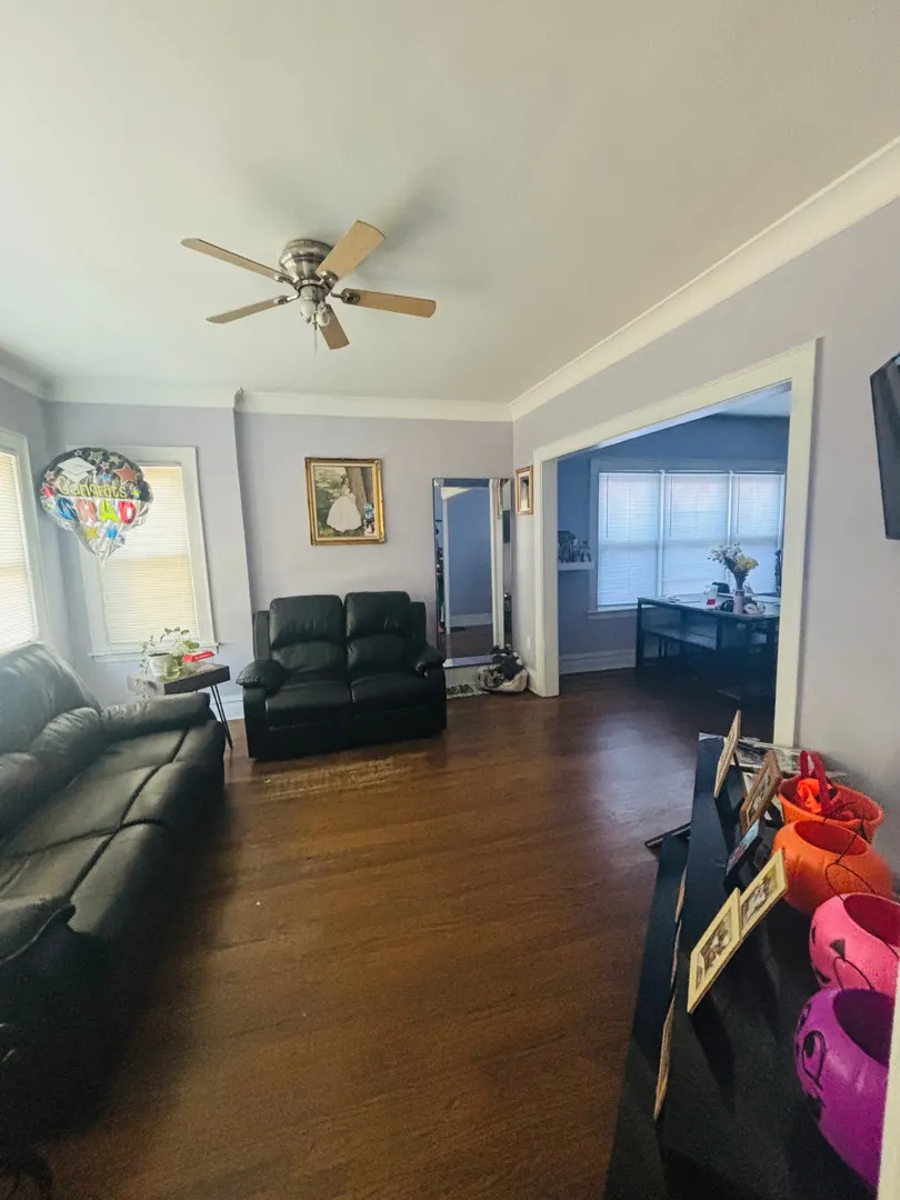 5749 W 64th Place IL
