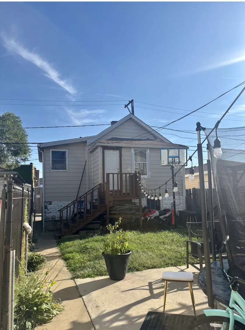 5749 W 64th Place IL
