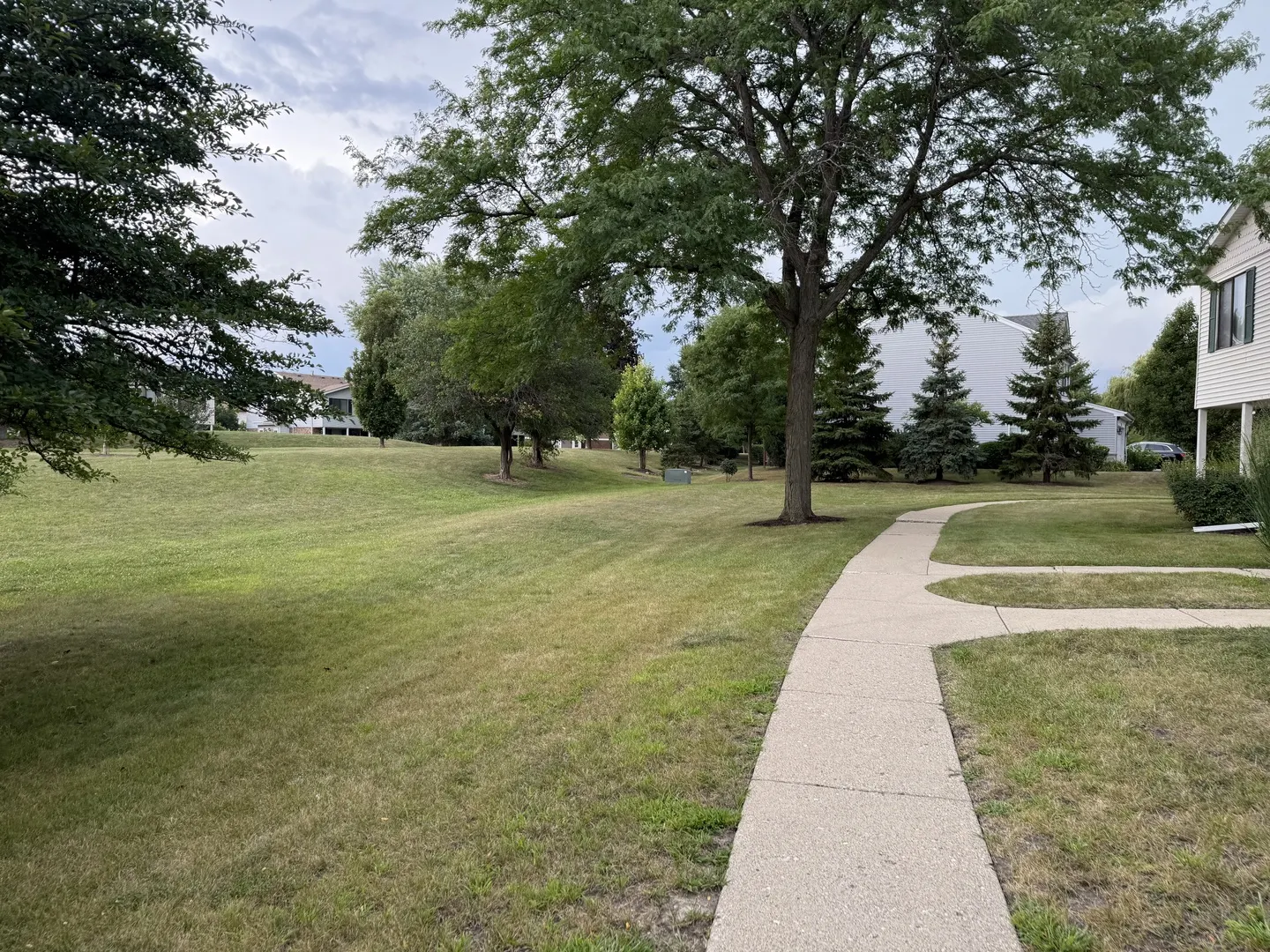 385 Pierce Court 280 IL