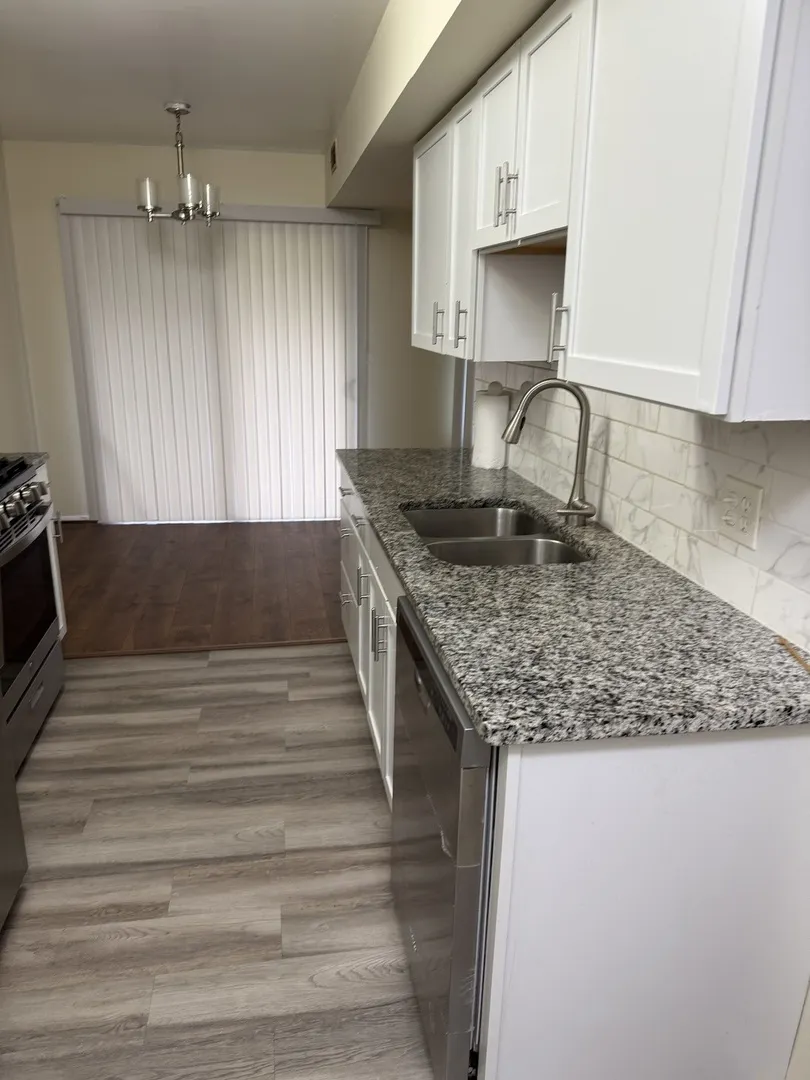 385 Pierce Court 280 IL