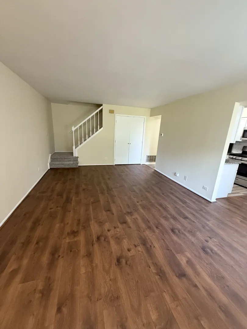 385 Pierce Court 280 IL