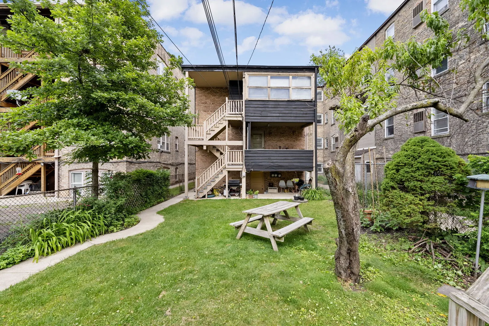 5706 N Saint Louis Avenue IL