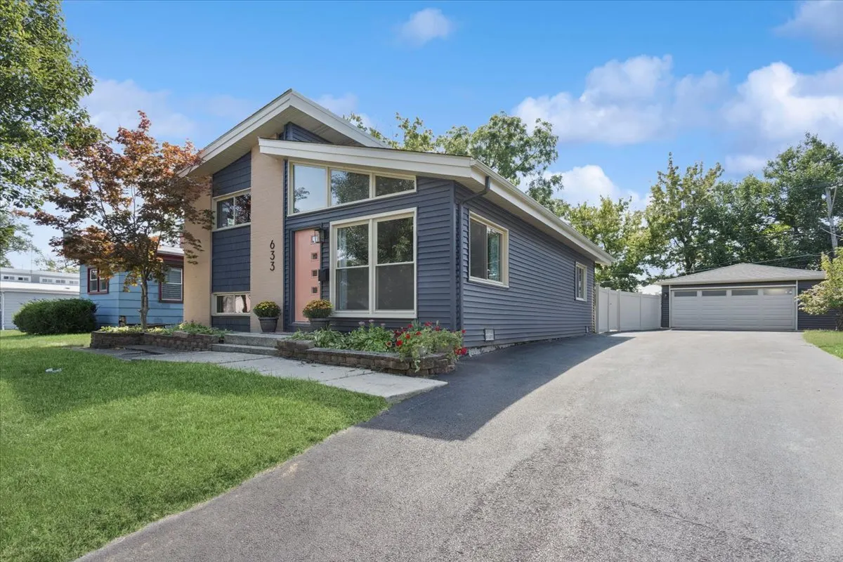 633 Easy Street IL
