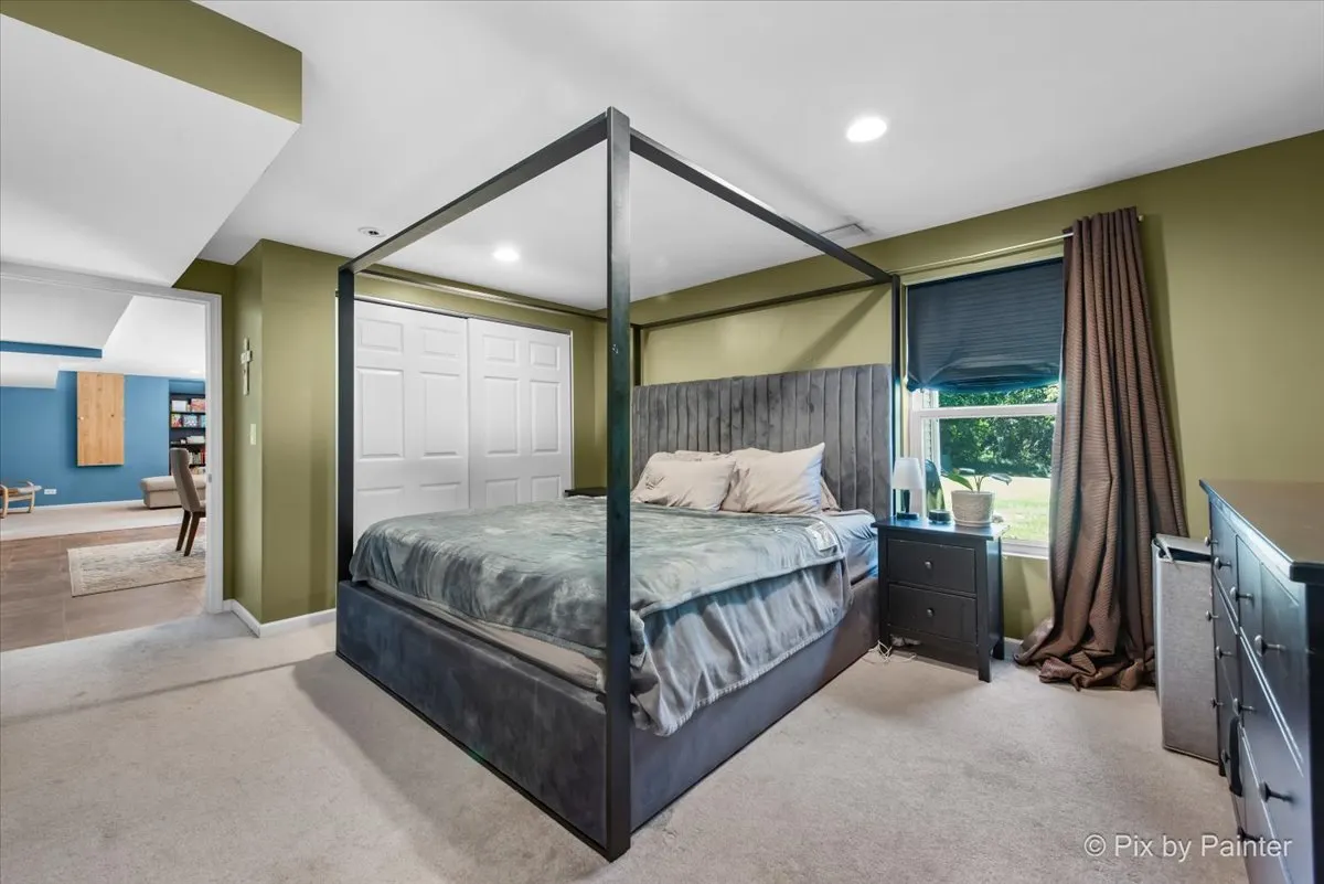 2610 Wall Street IL