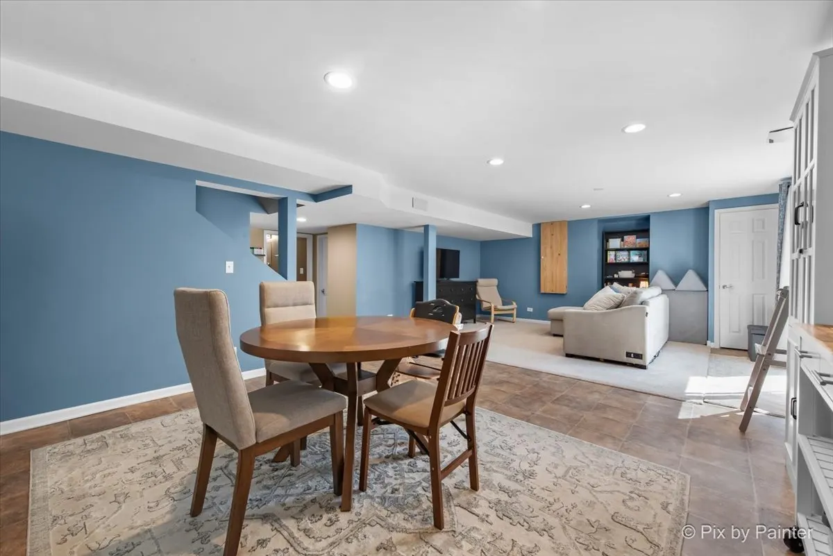 2610 Wall Street IL