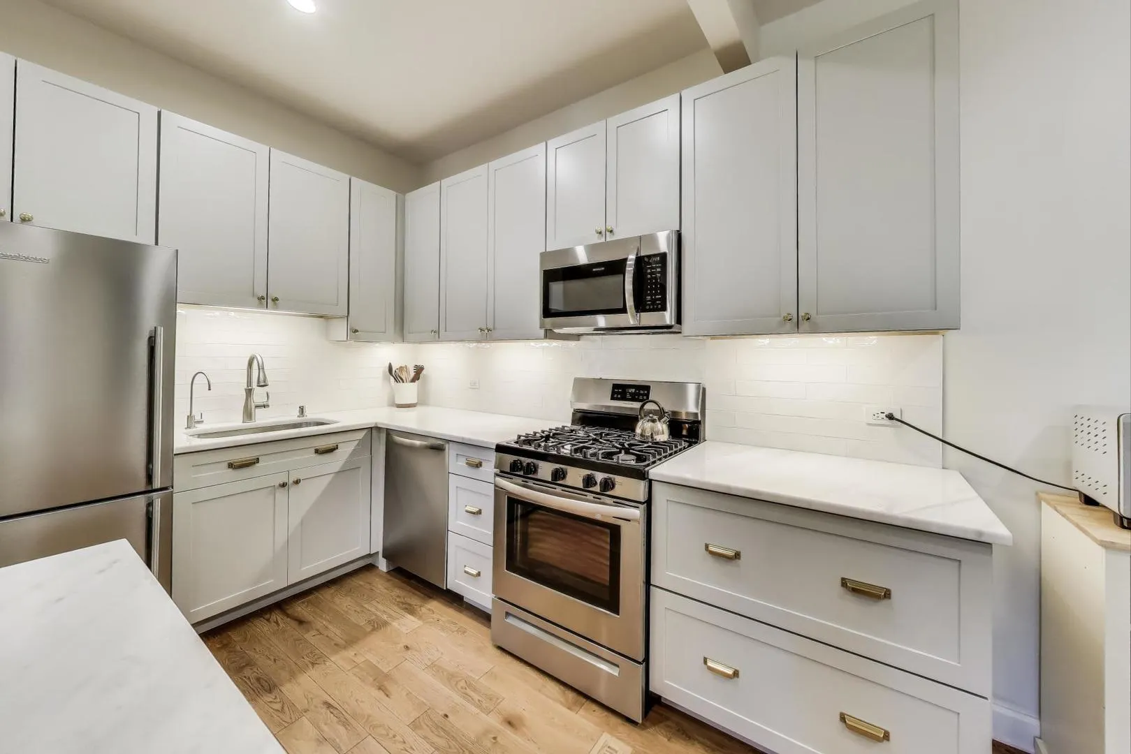 1143 W Armitage Avenue 1 IL