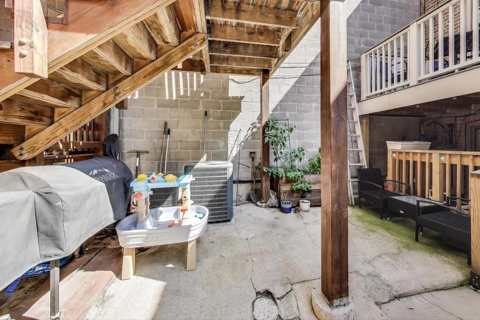 1143 W Armitage Avenue 1 IL