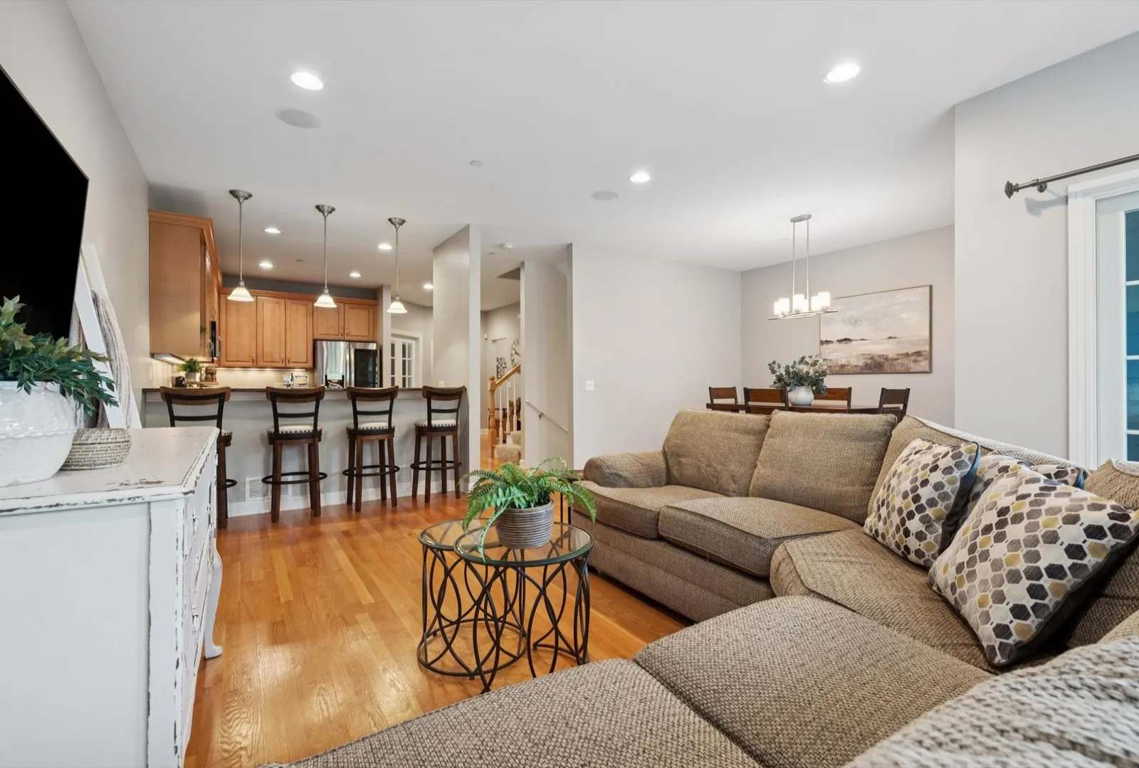 1935 Lynn Circle IL