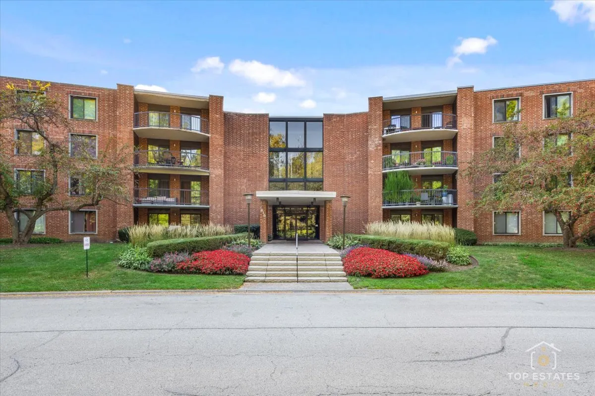 1615 E CENTRAL Road 218C IL
