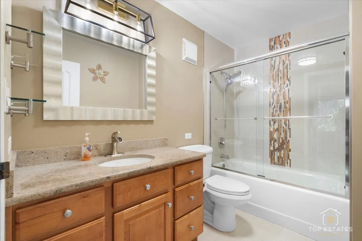 1615 E CENTRAL Road 218C IL