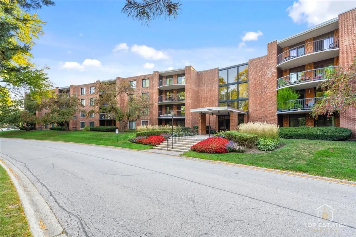 1615 E CENTRAL Road 218C IL